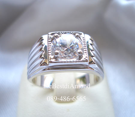 BR810RD+++แหวนชายเพชร 80 สต+++ แบบยอดนิยม อยู่ได้นานไม่ล้าสมัย เพชรกำลังดี ไม่เล็กไม่ใหญ่เกินไป สำหรับหนุ่มๆที่ต้องการความเรียบๆ แต่ดูดี มีระดับ