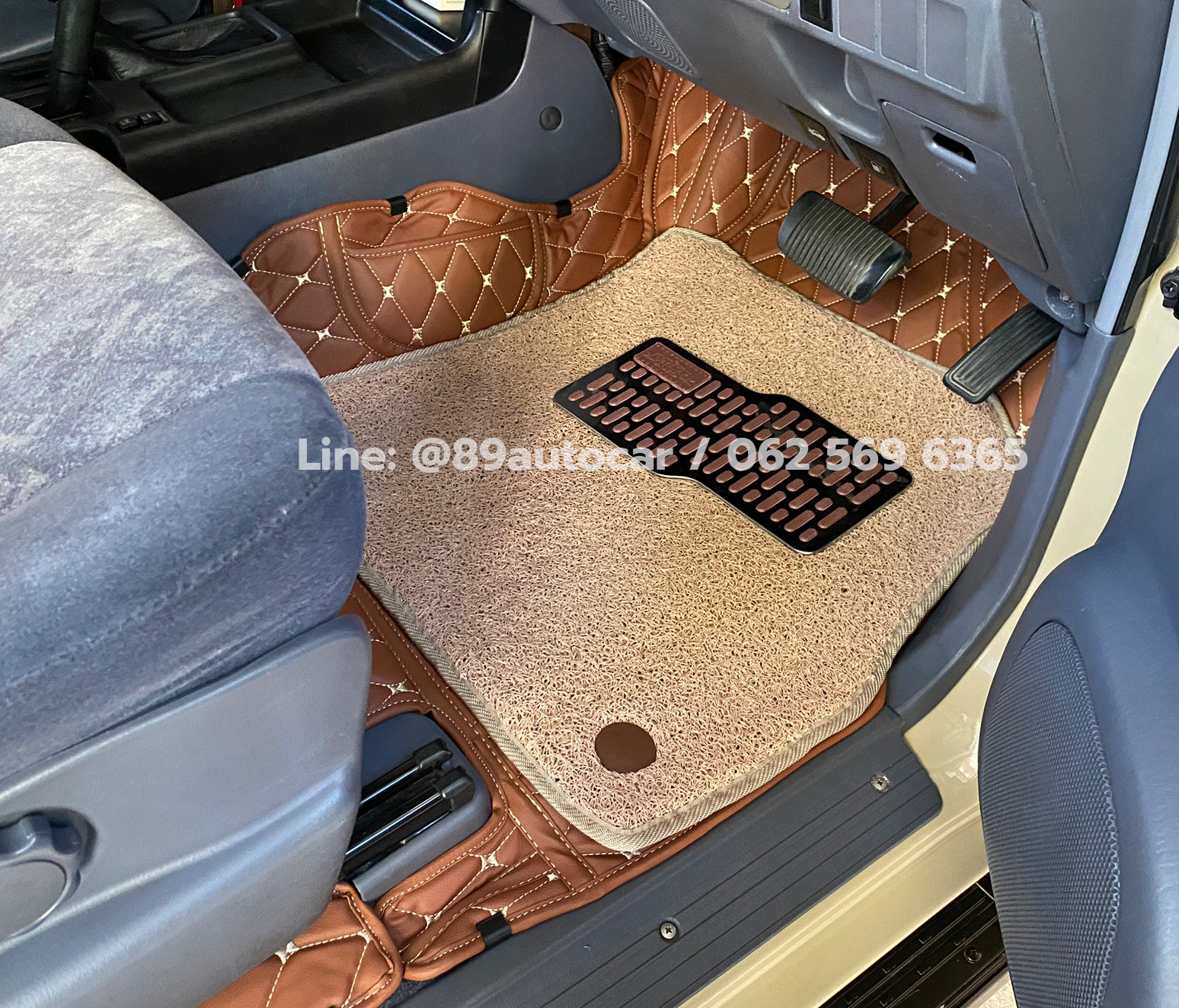 พรมดักฝุ่น toyota prado 95 ปูพรม 7D สีน้ำตาลเข้ม + ไวนิลดักฝุ่นสีครีม เต็มคัน