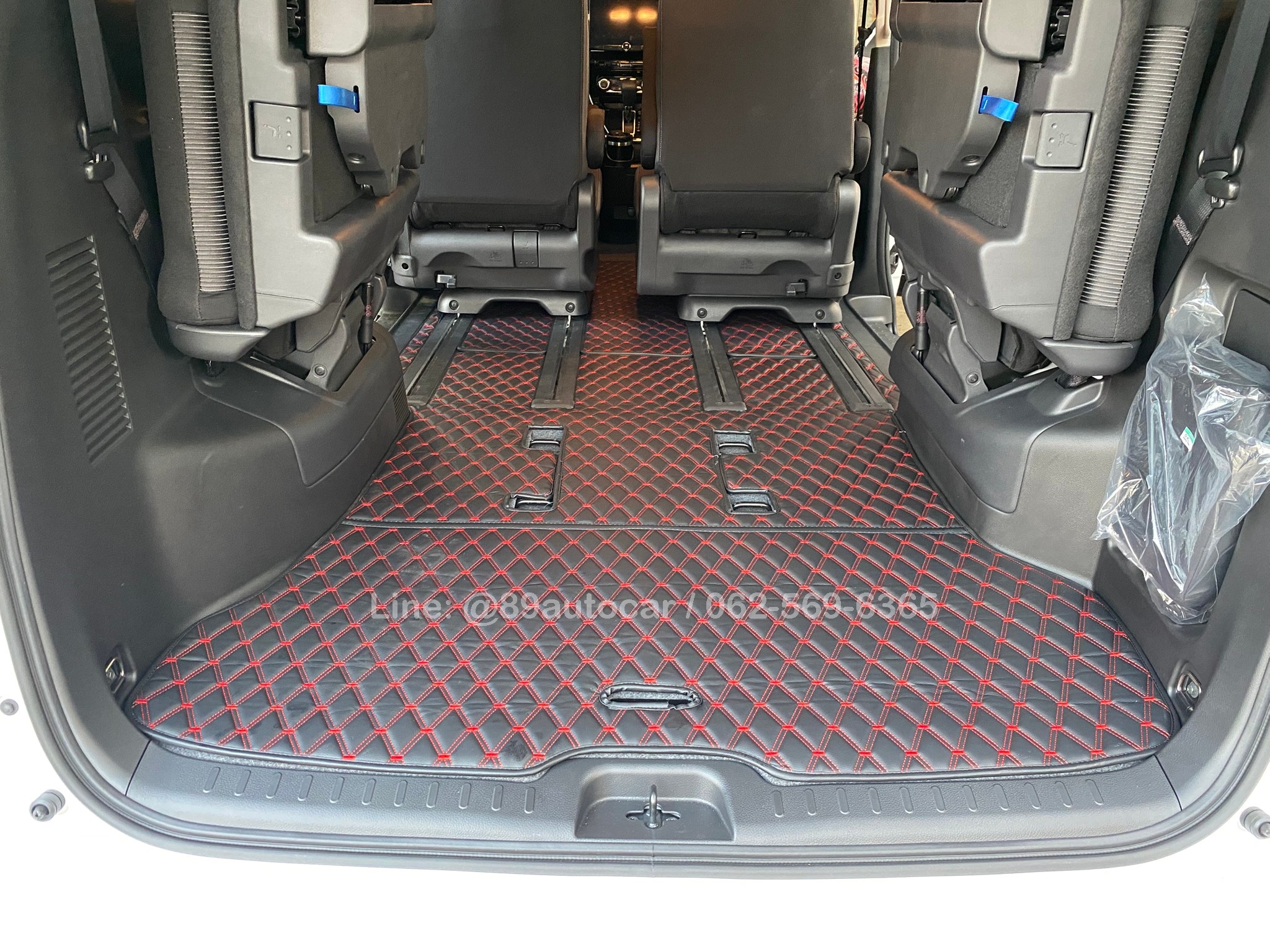 พรมปูพื้นรถยนต์ Nissan SERENA S-Hybrid Highway Star (C27) ปี 2024-2025 ปูพรมVVIP สีดำด้ายแดง เต็มคัน