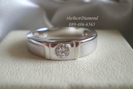 BR948RD-M+++แหวนunisex แบบ 2 tone+++ เก๋สุดๆ เรียบ หรู ดูมี class เล่น 2 tone ได้สวยมาก ด้วยทองแบบเงา และ แบบพ่นทราย ใส่เป็นแหวนคู่ชายหญิงได้เลยค่ะ