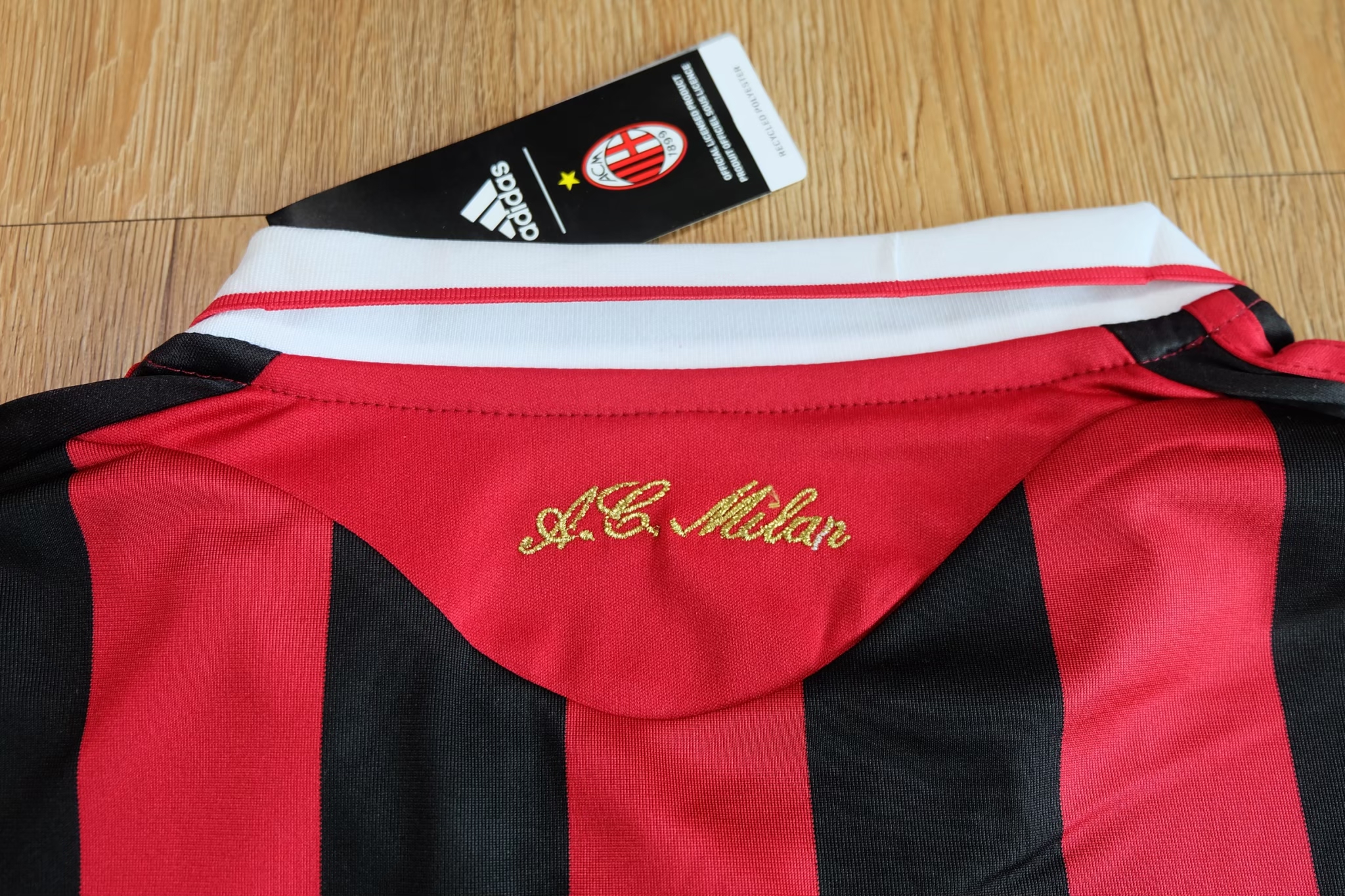AC Milan 2009/10 Vintage Jersey เสื้อฟุตบอลย้อนยุค เสื้อเอซี มิลานย้อนยุค