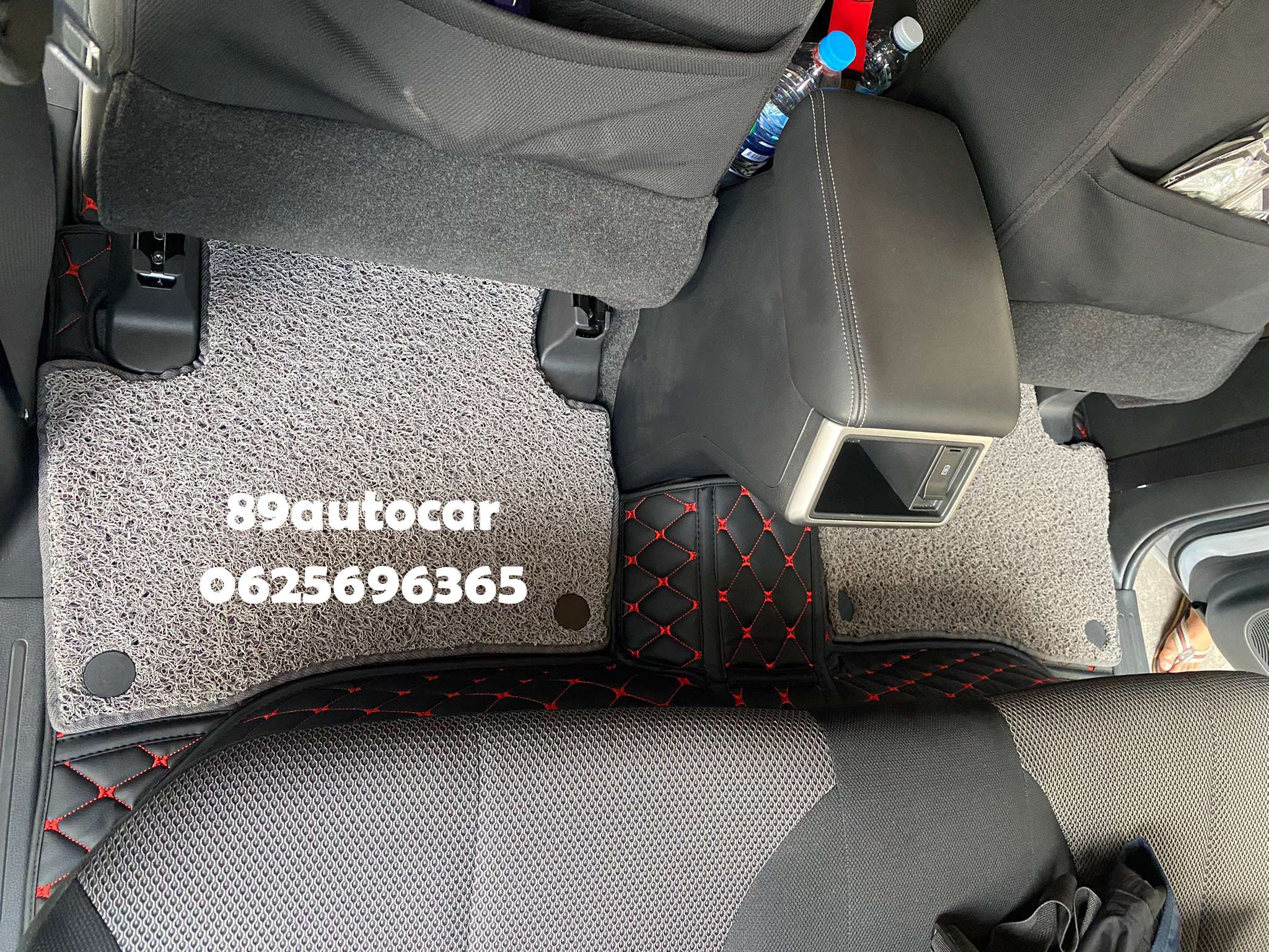 mitsubishi triton 4 ประตู 2022 ปูพรม7D สีดำด้ายแดง เสริมด้วยพรมไวนิลดักฝุ่นสีเทา