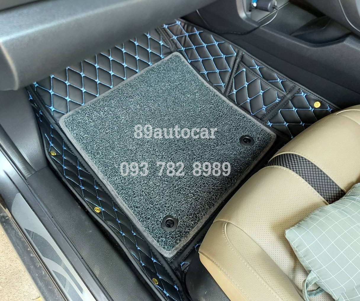 อาณาจักรพรมรถยนต์ Honda Civic 2020 ปูพรม7D สีดำด้ายฟ้า + พรมดักฝุ่นสีเทา เข้ารูป