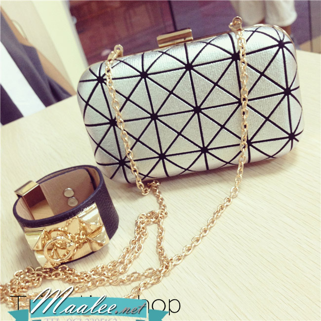 พร้อมส่ง Evening Clutch กระเป๋าออกงาน สีเงินลายตาราง พร้อมสายสะพายยาว