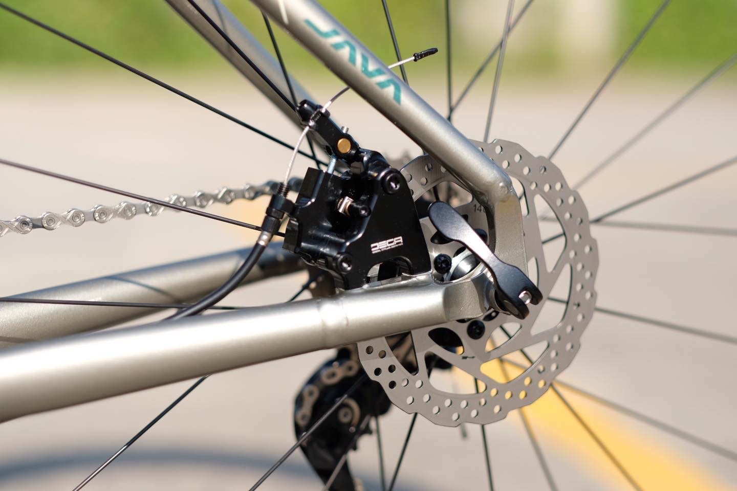 จักรยานเสือหมอบ JAVA SILURO 6 DISC ล้อ/แฮนด์/ตะเกียบ คาร์บอน ชุดขับ Shimano 22 Speed 105 mix Deca (2x11) ได้รับการรองรับมาตรฐาน 𝗨𝗖𝗜