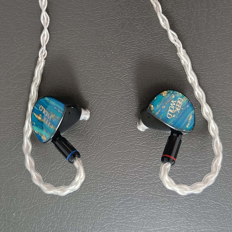 Geek Wold GK100 หูฟัง Hybrid 9 ไดรเวอร์ 2BA+3DD+4PZT พร้อมสาย Hakugei ประกันศูนย์ไทย