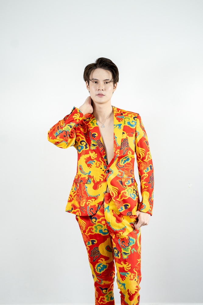 พร้อมเช่า ชุดสูทจีนชาย โทนสีส้มแดง ทอลายในเนื้อผ้า แบบหรูหรา สไตล์จีน