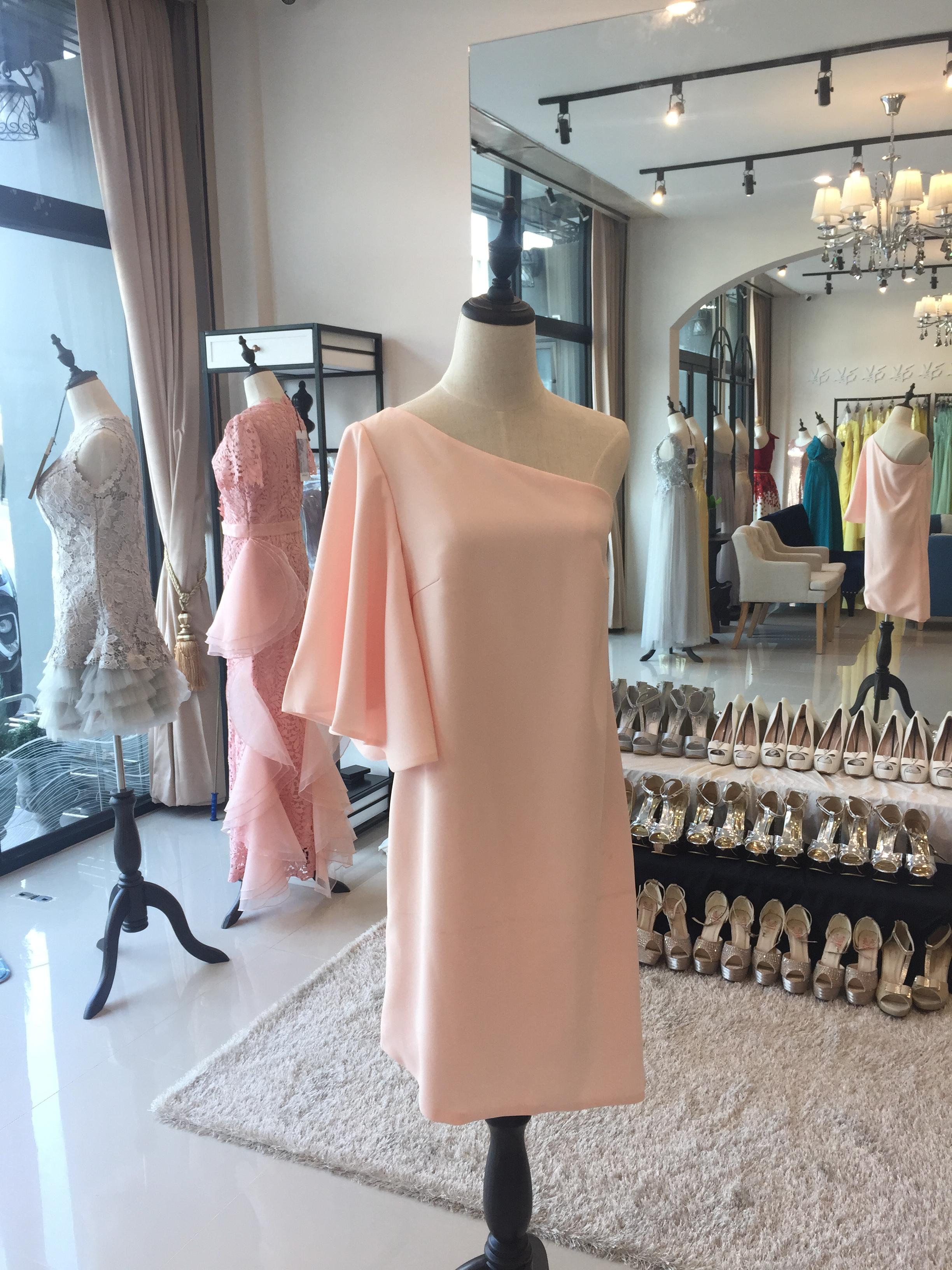 พร้อมส่ง ชุดออกงาน แบบเรียบหรู ปาดไหล่ สีโอโรส Peach (สั่งตัด) ใส่ได้ทั้งงานเช้า งานเย็น