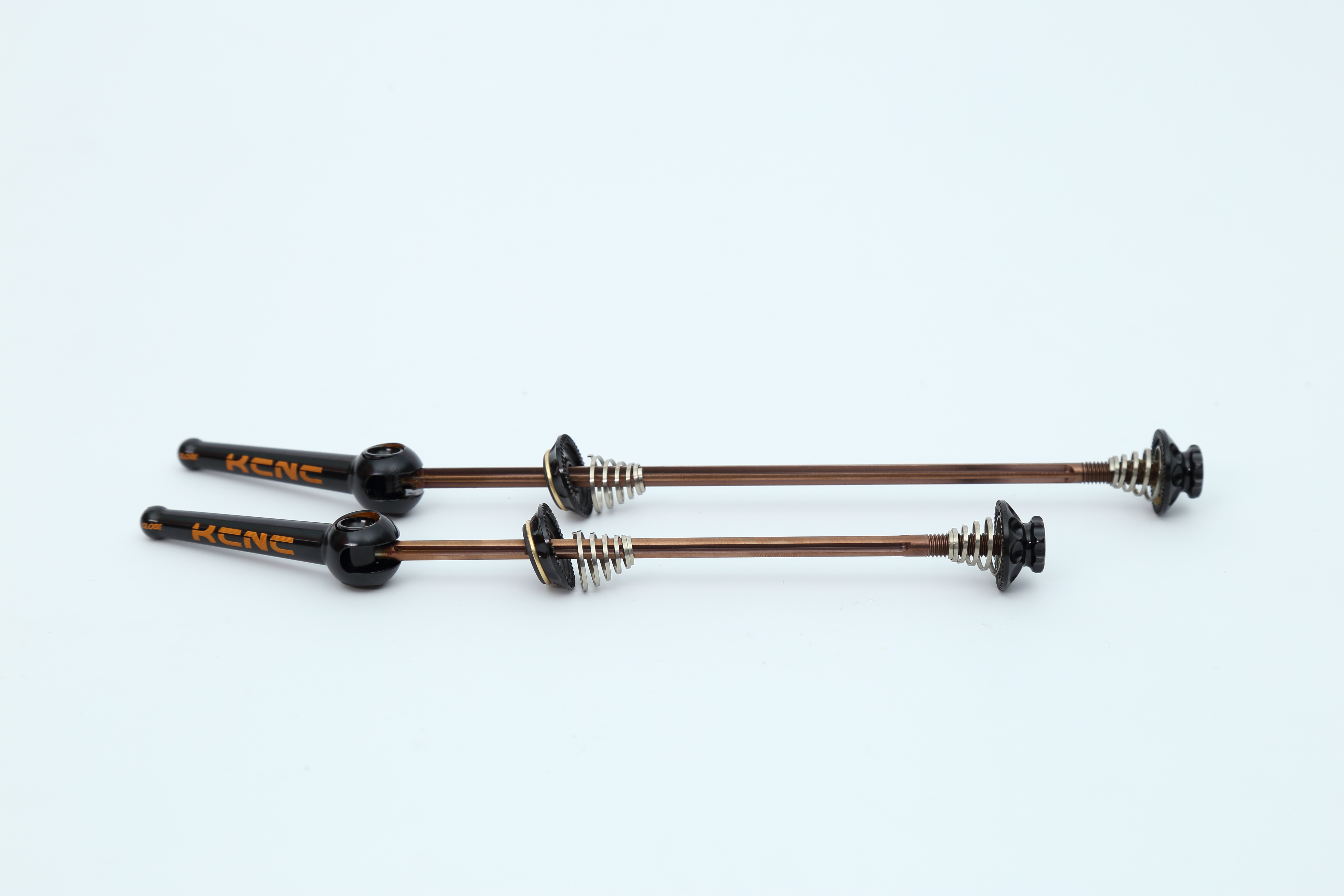 แกนปลดเร็วเสือหมอบ KCNC รุ่น Grooving-QR skewer Titanium สำหรับเสือหมอบ หนัก 33 กรัม !!!