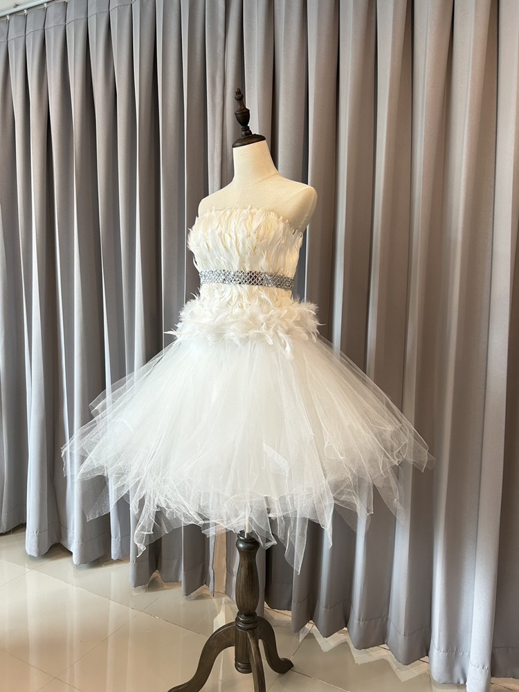 พร้อมเช่า ชุดแฟนซี ชุดราตรีสั้นเกาะอก สีขาว