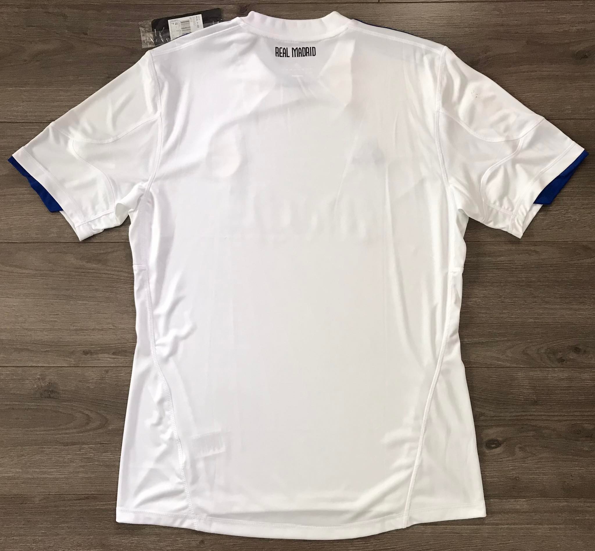 เสื้อฟุตบอล ทีมสโมสรเรอัล มาดริด ชุดเหย้า 2010/11 ใหม่ L-Size / REAL MADRID Football Shirt Home Kit 2010/11 Jersey NEW L-Size