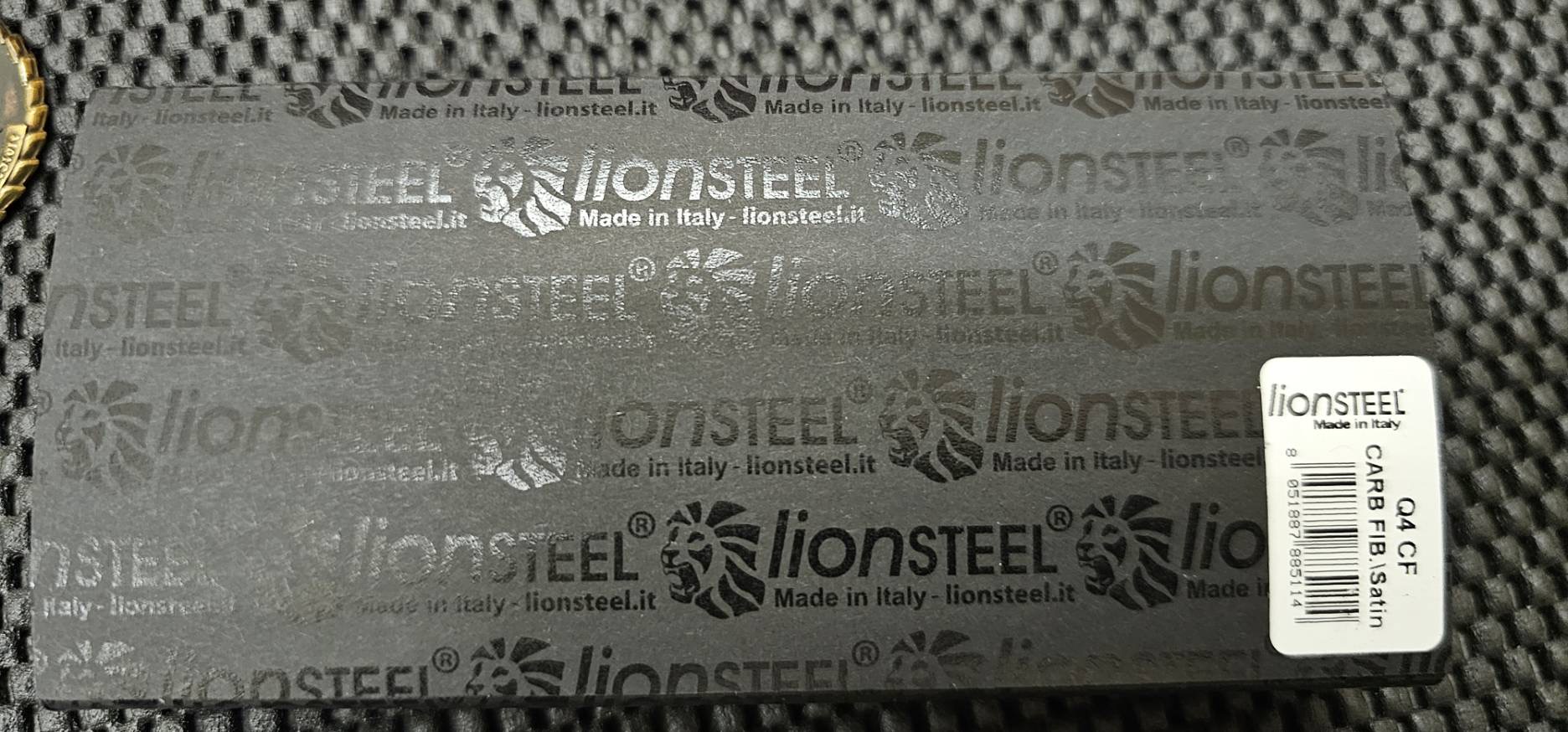 LionSTEEL Q4TTRO Framelock CF