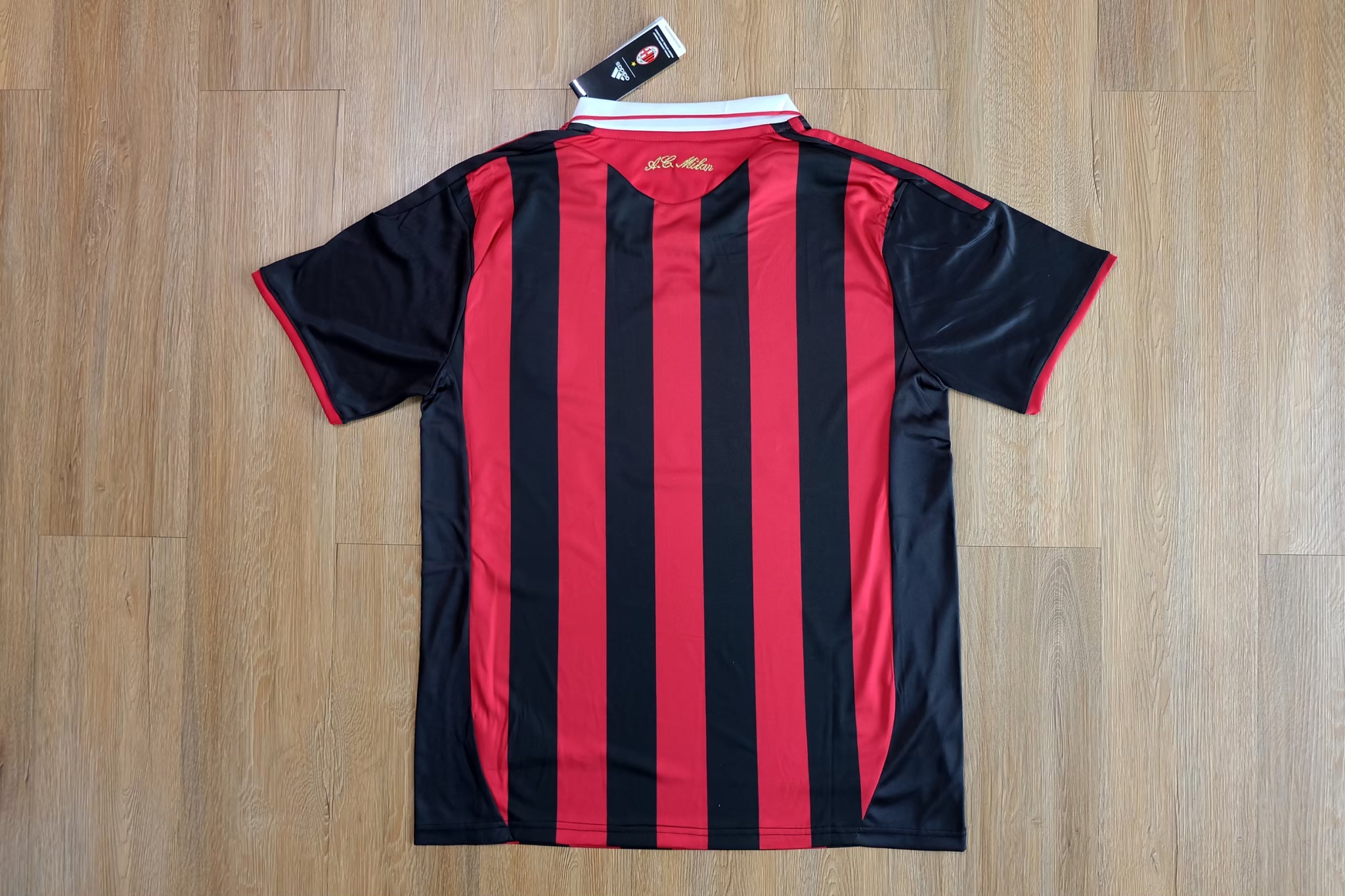 AC Milan 2009/10 Vintage Jersey เสื้อฟุตบอลย้อนยุค เสื้อเอซี มิลานย้อนยุค