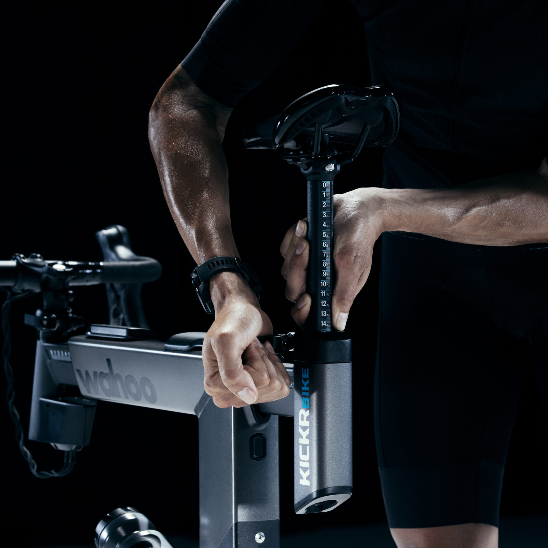 WAHOO KICKR BIKE V2 Wi-Fi | จักรยานเทรนเนอร์อัจฉริยะ จำลองความชันจริง 20% รองรับ Zwift, Rouvy พร้อมฟิตติ้งแม่นยำ