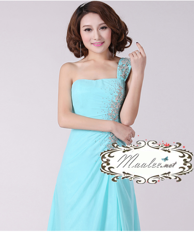 พร้อมเช่า ชุดราตรียาว เกาะอกไหล่เฉียง สีฟ้า ผ้าชีฟองเนื้อนิ่ม ประดับเพชรหรู งานสวย