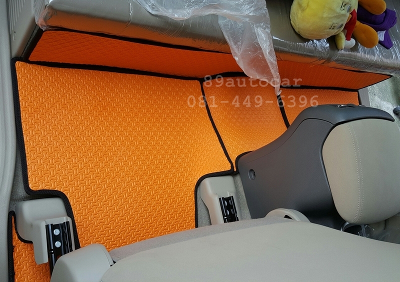 ยางปูพื้นรถยนต์เข้ารูป Nissan Navara Cab 2016 ลายจิ๊กซอร์สีส้มขอบดำ