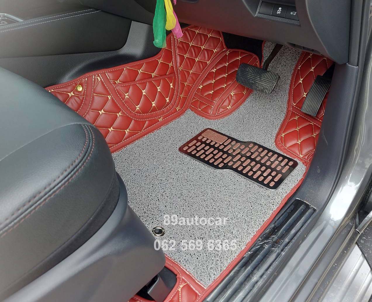 พรมรถยนต์ Nissan Terra 2022 ปูพรม8D สีแดงไวน์ เย็บติดไวนิลสีเทา เต็มคัน