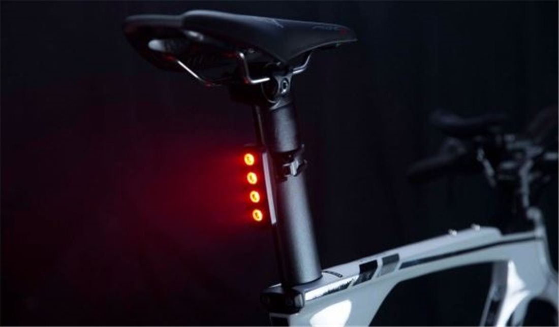 KNOG ไฟท้ายไบเดอร์ม๊อบวีโฟร์อาย BLINDER MOB V FOUR EYES, 4 หลอด