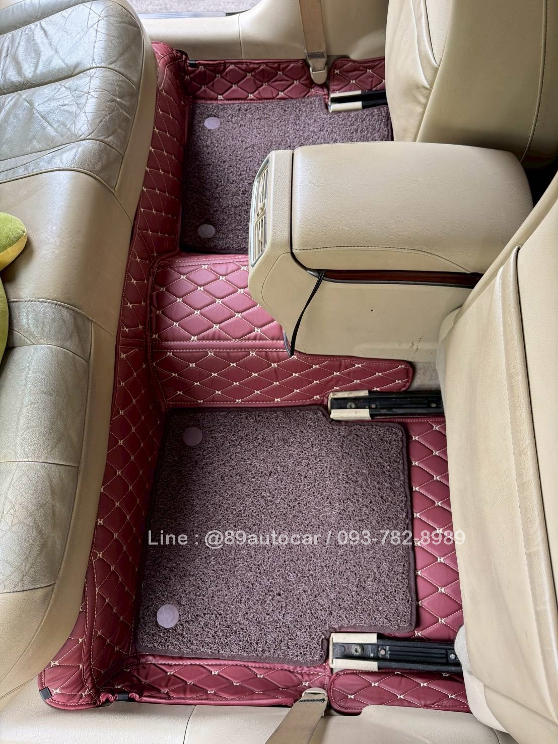 พรมปูพื้นรถยนต์ Nissan Teana 2009 รุ่น 7D สีแดงเลือดหมู + ไวนิลสีน้ำตาล ติดตั้งโดย 89Autocar