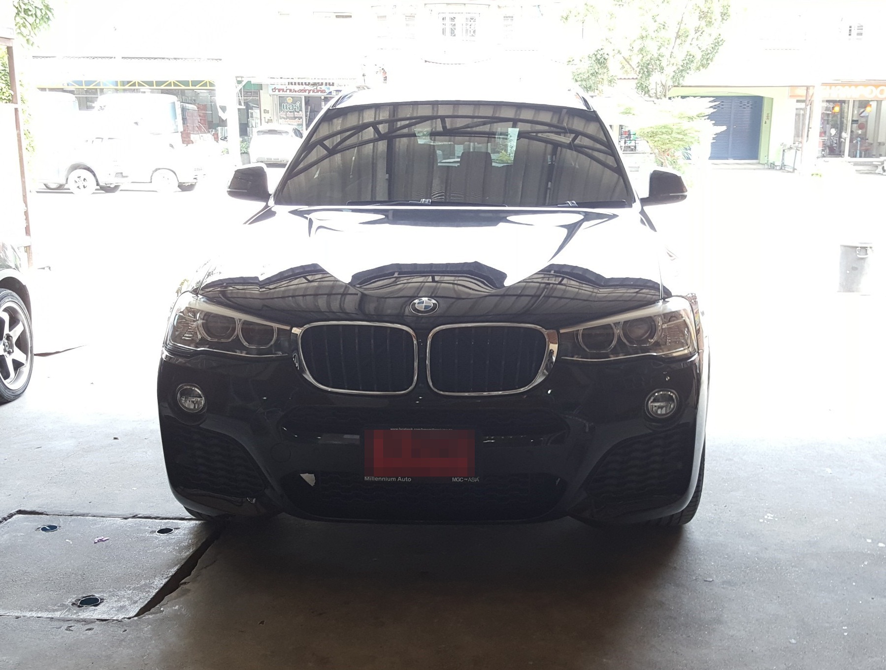 BMW X3 2017 ปูพรมกระดุมเล็กสีแดงขอบดำ + ท้าย เข้ารูป