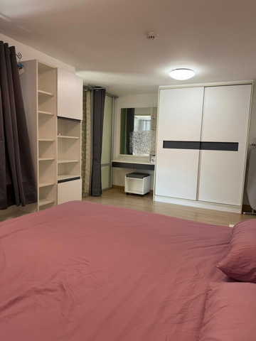 ให้เช่าซูม คอนโด เพลส ชั้น 5 ห้อง 50 ตรม.ดูเพล็กซ์ ห้องริมมุมนอก ใกล้ ม.กรุงเทพฯ เครื่องใช้ไฟฟ้าครบ