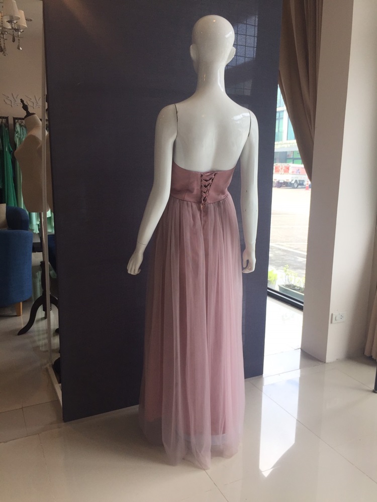 พร้อมเช่า ชุดราตรียาว เกาะอกผ้าตาข่าย ทรงเจ้าหญิงน่ารักมาก (เชือกผูกหลัง)