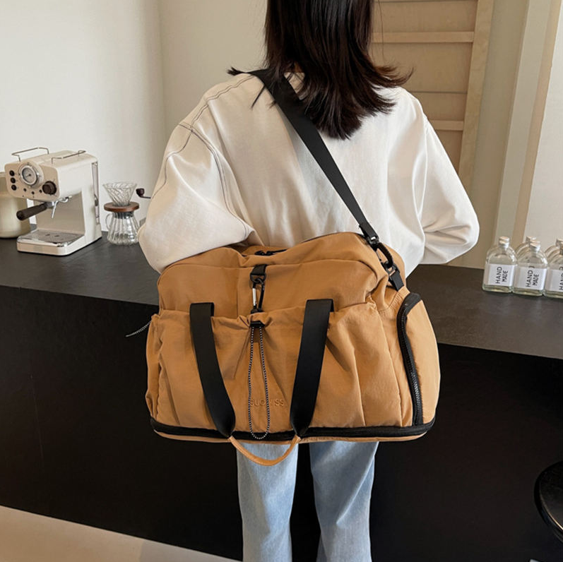 กระเป๋าเดินทางแบบหิ้วพร้อมสายสะพายข้าง ขยายฐาน ขนาด ก.48*ส.28*ก้น 21 ซม.