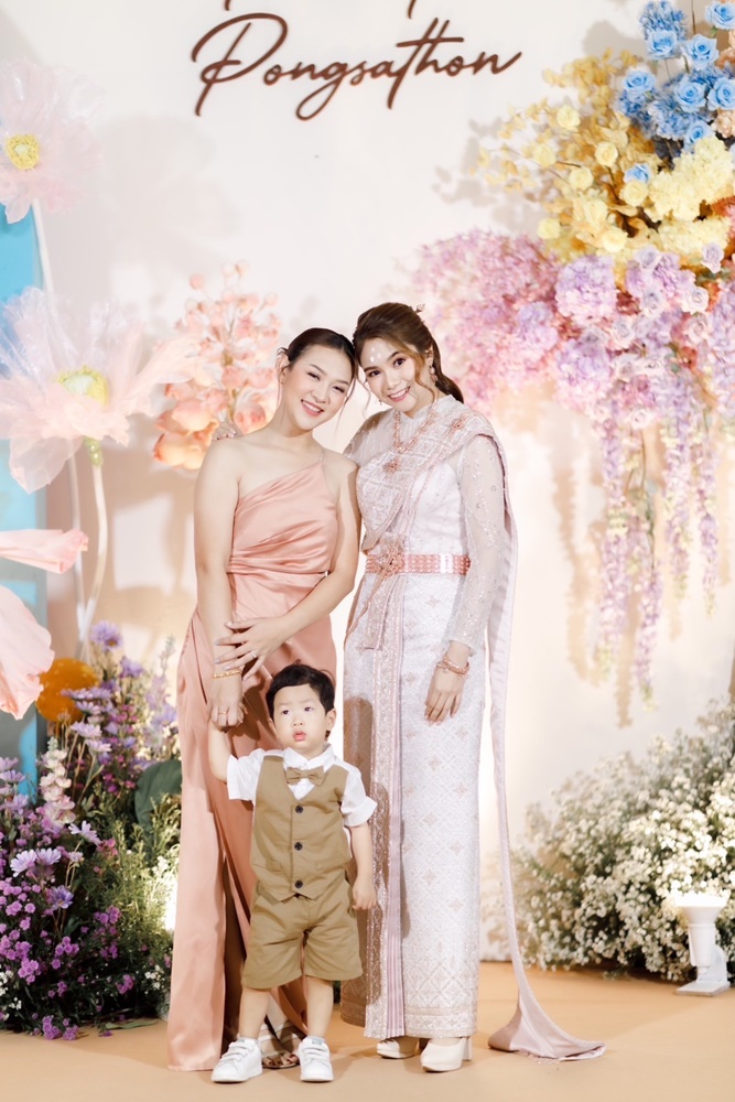 พร้อมเช่า ชุดเดรส ชุดออกงาน ราตรียาว ไหล่เดี่ยว ผ้าซาร่าเงาใส่แล้วผอม สีโรสโกล์ด