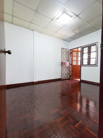 ให้เช่าทาวน์เฮาส์ 2 ชั้น 45 ตร.ว.หมู่บ้านบดินทรรักษา 4 กม.8 ซอยคู้บอน 27