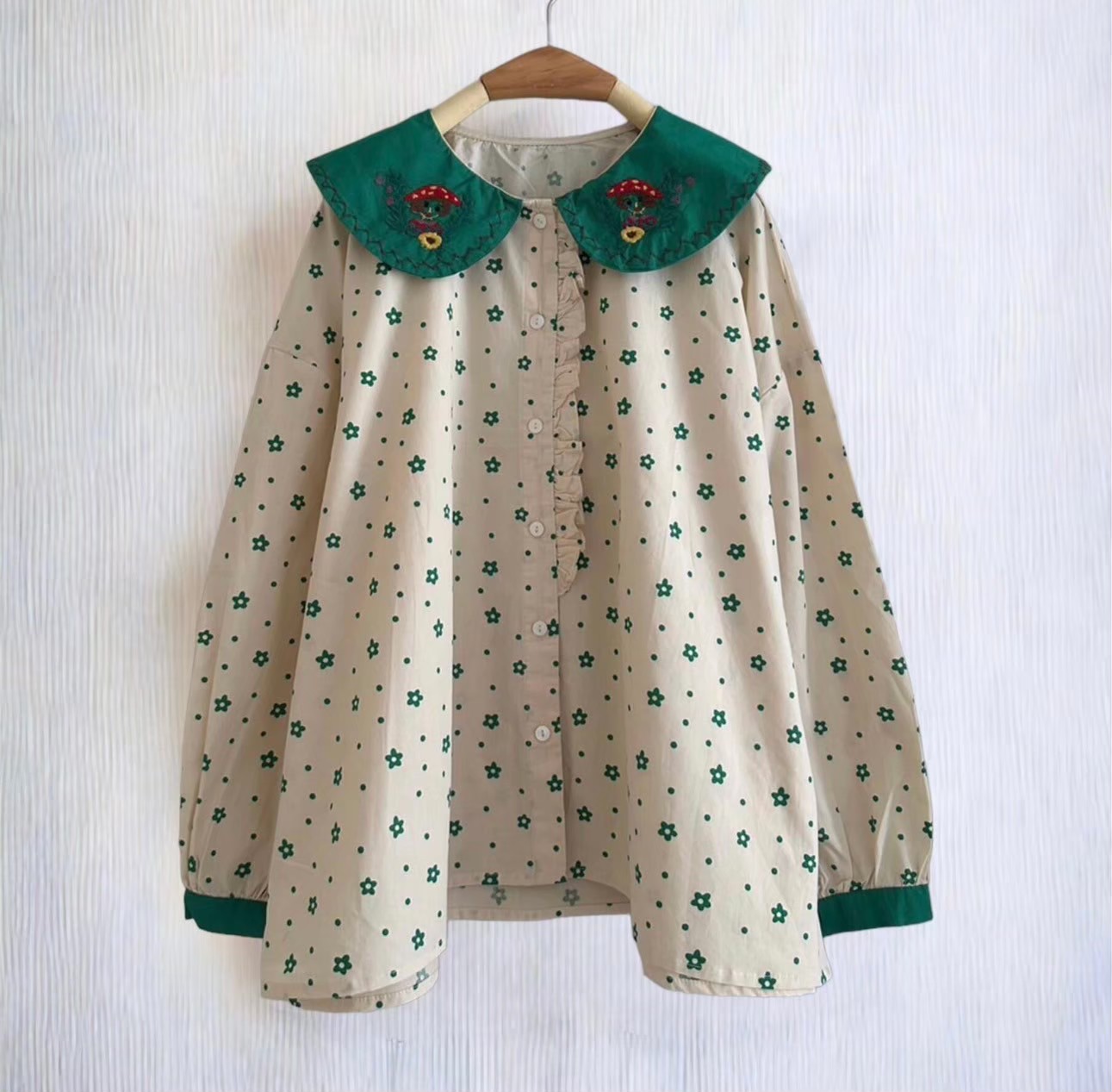 เสื้อคอบัวผ้าฝ้ายลายจุด~ดอกไม้