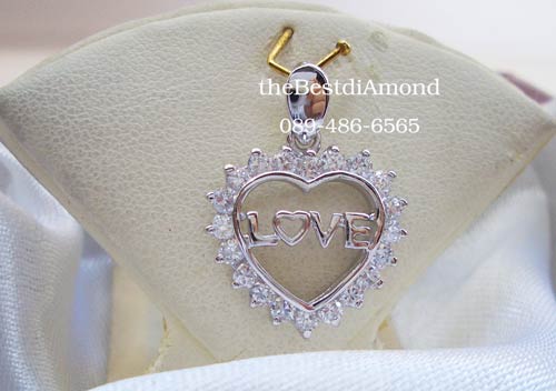 BP424RD+++จี้ My Heart My Love++จี้สุดหรู น่ารักมากๆๆ ใช้เพชรรอบเลยค่ะ ตรงกลางทำเก๋ด้วยคำว่า Love อยู่ในกรอบหัวใจ น่ารักสุดๆๆ ใส่แล้วระยิบระยับ