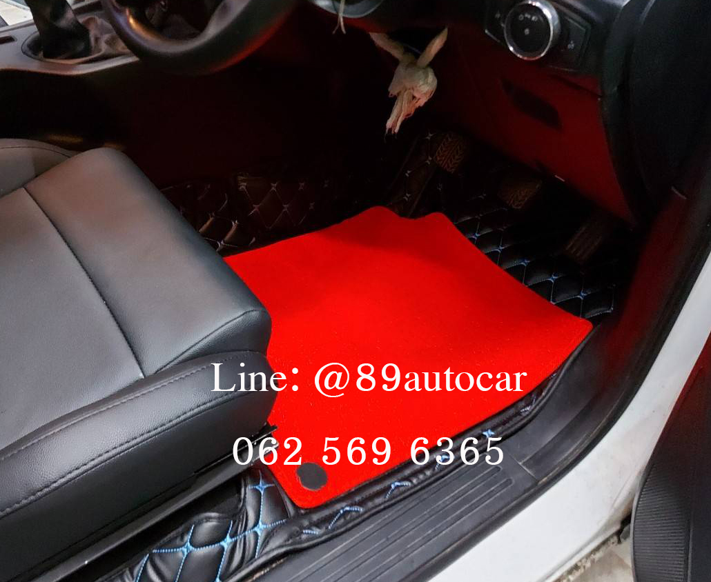 โรงงานพรมรถยนต์ Ford Ranger Cab 2019 ปูพรม7D สีดำด้ายฟ้า เสริมไวนิลดักฝุ่นสีแดง