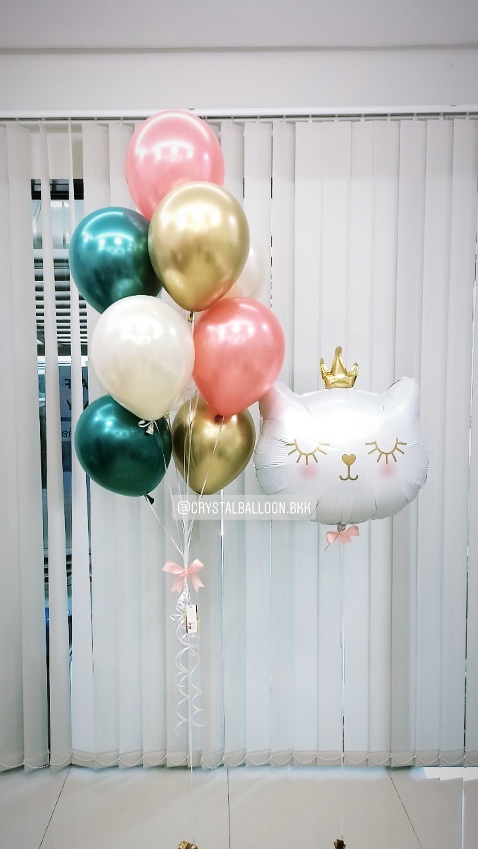 ลูกโป่ง วันเกิดเด็ก ช่อลูกโป่งโครเมี่ยม 9 ลูก 1 ช่อ พร้อมตกแต่ง ฟอยล์แมวใหญ่ สีขาว 1 ชิ้น สามารถเปลี่ยนสีลูกโป่ง/เปลี่ยนสี-ฟอยล์ตกแต่งได้