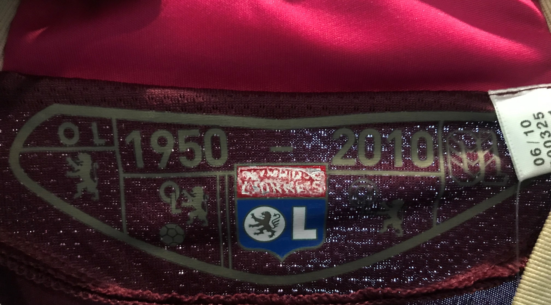 เสื้อฟุตบอล ทีมสโมสรโอลิมปิก ลียง ชุดเยือน 2010/11 ใหม่ M-Size / OLYMPIQUE LYONNAIS Football Shirt Away Kit 2010/11 Jersey NEW M-Size