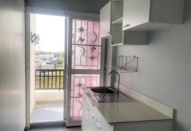 ให้เช่าคอนโดเดอะคิทท์ คลองหลวง ตึก B ชั้น 3 ห้อง 28.5 ตร.ม.มีแอร์ 2 ตัว ใกล้ธรรมศาสตร์รังสิต