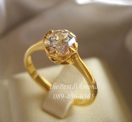 แหวนเพชรเม็ดเดี่ยวจริงๆ ค่ะ ขนาดประมาณ 1 กะรัต (6 มม) เป็นแบบที่ classic ทุกยุคทุกสมัย ชุบทองแท้ 24 K หนา 5ไมครอน BR917