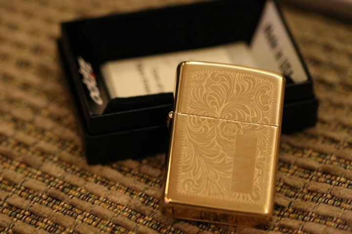 ไฟแช็ค Zippo แท้ " Zippo 352B, Venetian Design High Polish Brass " แท้นำเข้า 100%