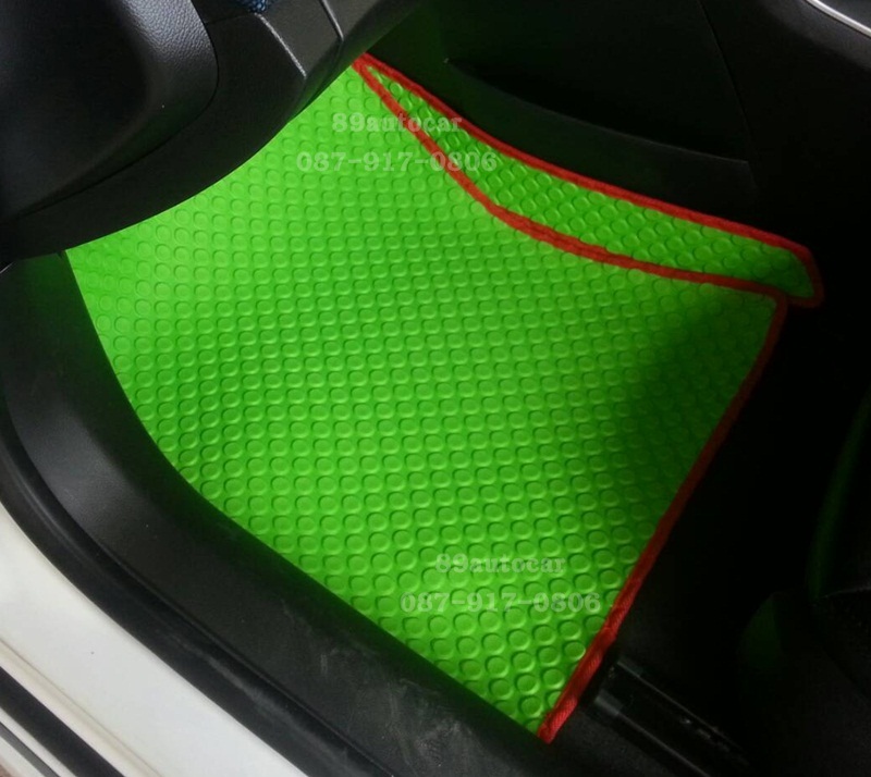 โรงงานพรมปูพื้นรถยนต์เข้ารูป Chevrolet Cruze ลายกระดุมสีเขียวขอบแดง