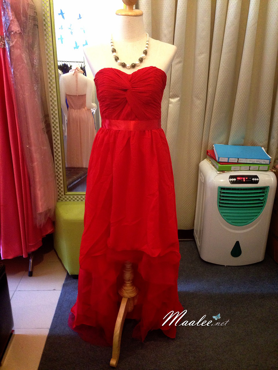 พร้อมเช่า ชุดราตรีสั้น เกาะอก หน้าสั้นหลังยาว คอจับเดรปรูปหัวใจ สีแดง