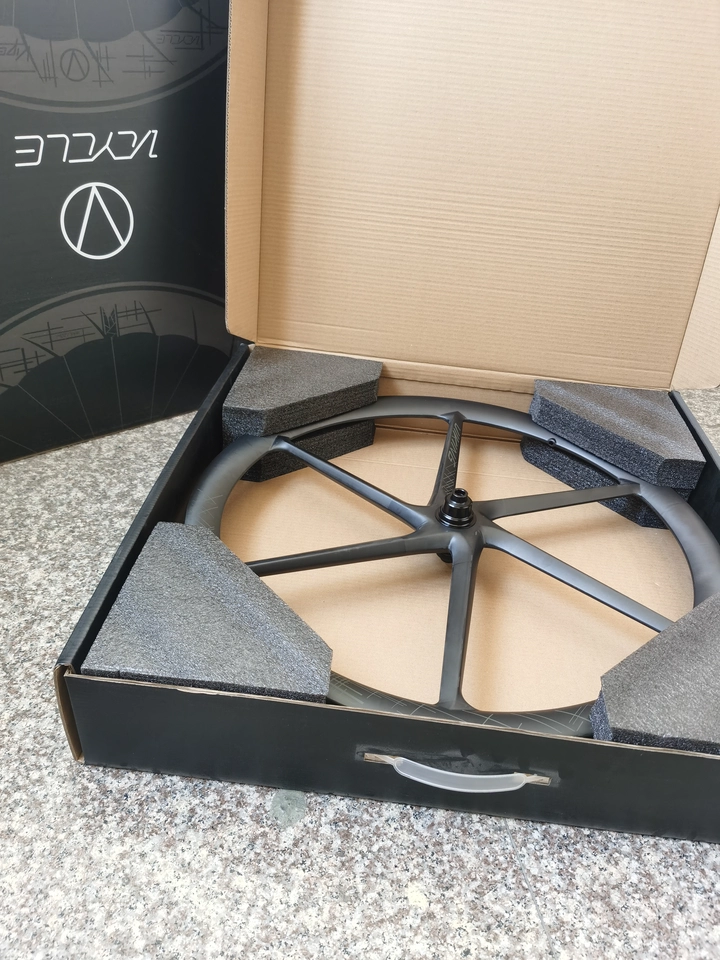 ล้อคาร์บอน VCYCLE EKW166, VIKING 6 แฉก 40 มม. – น้ำหนักเบา แข็งแรง รองรับ Tubeless | แบรนด์เยอรมัน รองรับ 12สปีด