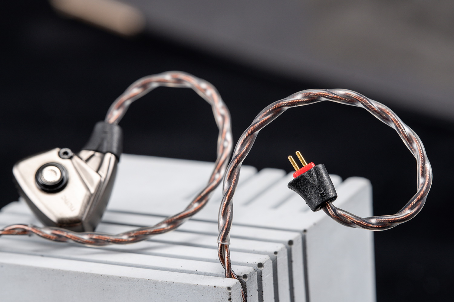 DUNU Titan S กำเนิดใหม่ของหูฟัง Titan ในธีม Cyberpunk