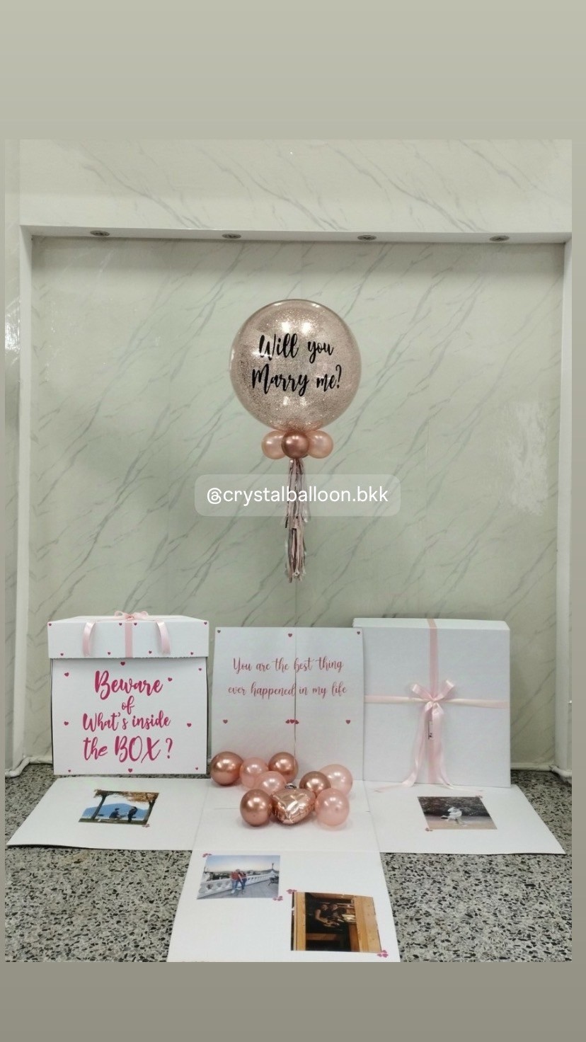 Will You Marry Me Surprise Box กล่องเซอร์ไพรส์ขอแต่งงาน Bubble ขนาด 24" กลิตเตอร์สีโรสโกลด์ พร้อมตกแต่ง สามารถใส่รูปได้ 4 ใบ สามารถเปลี่ยนสีลูกโป่ง/เปลี่ยนข้อความได้
