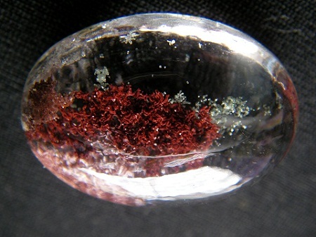 QU0018 QUARTZ แก้วปวกปุยสามสี สีหมาก สีเลือดหมู สีเทาเงิน เนื้อแก้วใส ขนาดเม็ดแก้วหัวหัวแหวนสวย 16.22x23.13x10.25 mm. นน. 27.27 ct. ขายแล้ว