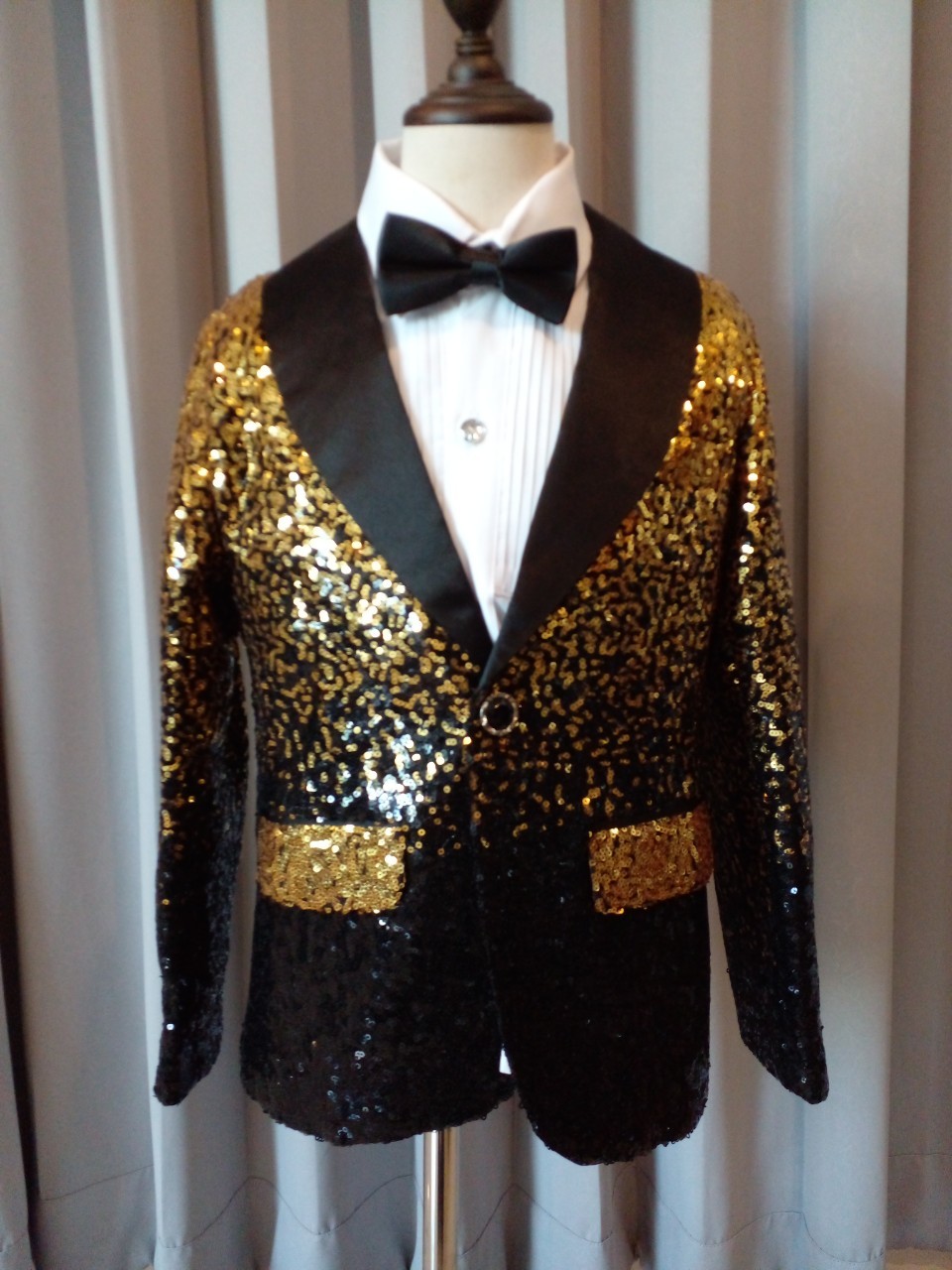 พร้อมเช่า ชุดสูทเด็กชาย สีทูโทน งานกลิตเตอร์แน่นๆ หรูหรา **พร้อมเช่าไซส์ 120,130,140,150**