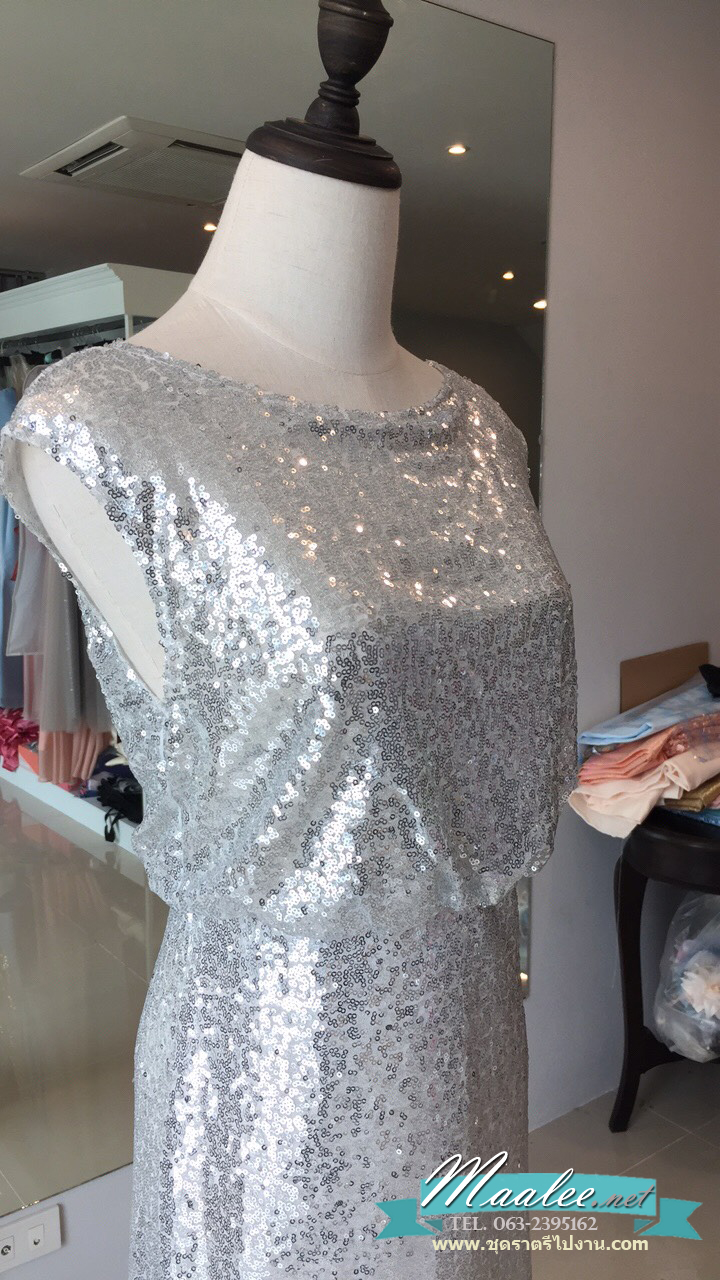 พร้อมเช่า ชุดราตรีแนวGatsby ปักเลื่อม แขนกุดเข้ารูป ออกงานกลางคืน ด้านหลังเป็นซีทรูแนวเซ็กซี่ สีเงิน (ซิปหลัง)