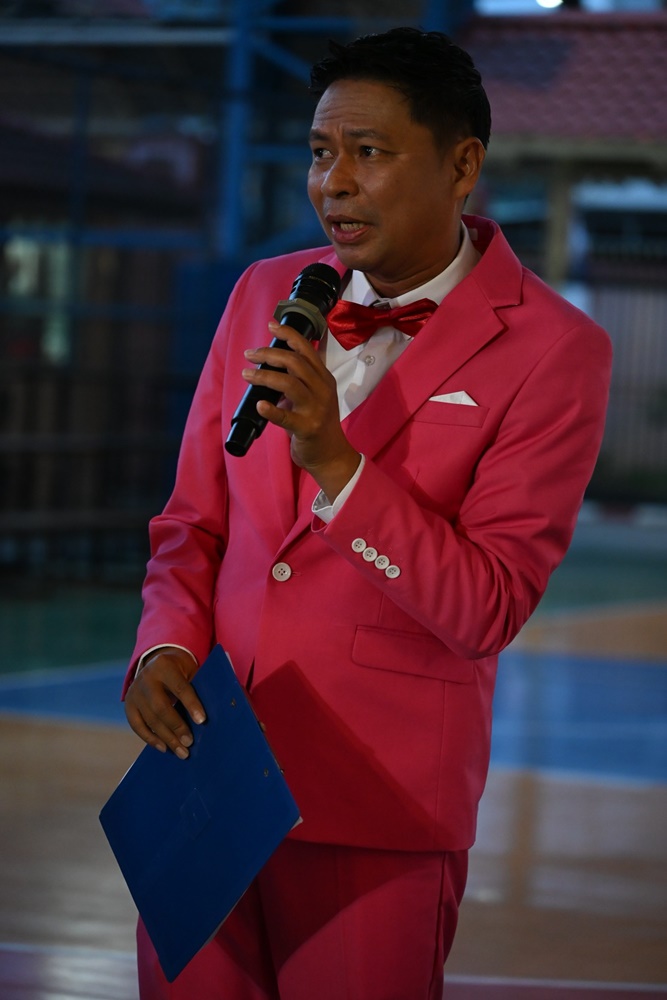 พร้อมเช่า ชุดสูทชาย สีชมพูบานเย็น ทรงเข้ารูป Slim-cut (พร้อมเสื้อกั๊ก)