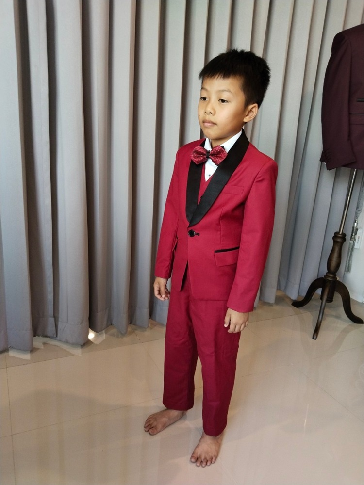 พร้อมเช่า ชุดสูทเด็กชาย สีแดง **พร้อมเช่าไซส์ 120,130,140,150,160,170**