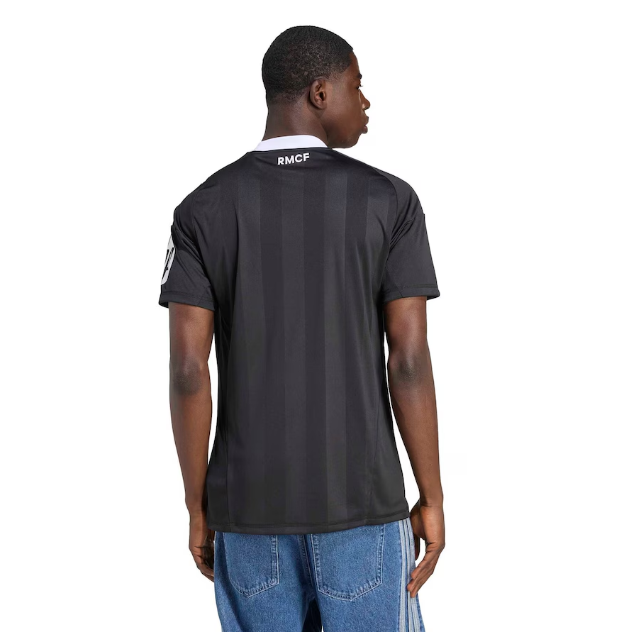 เสื้อผู้รักษาประตูรีลมาดริด 2025 2026 ชุดที่3 สีดำของแท้