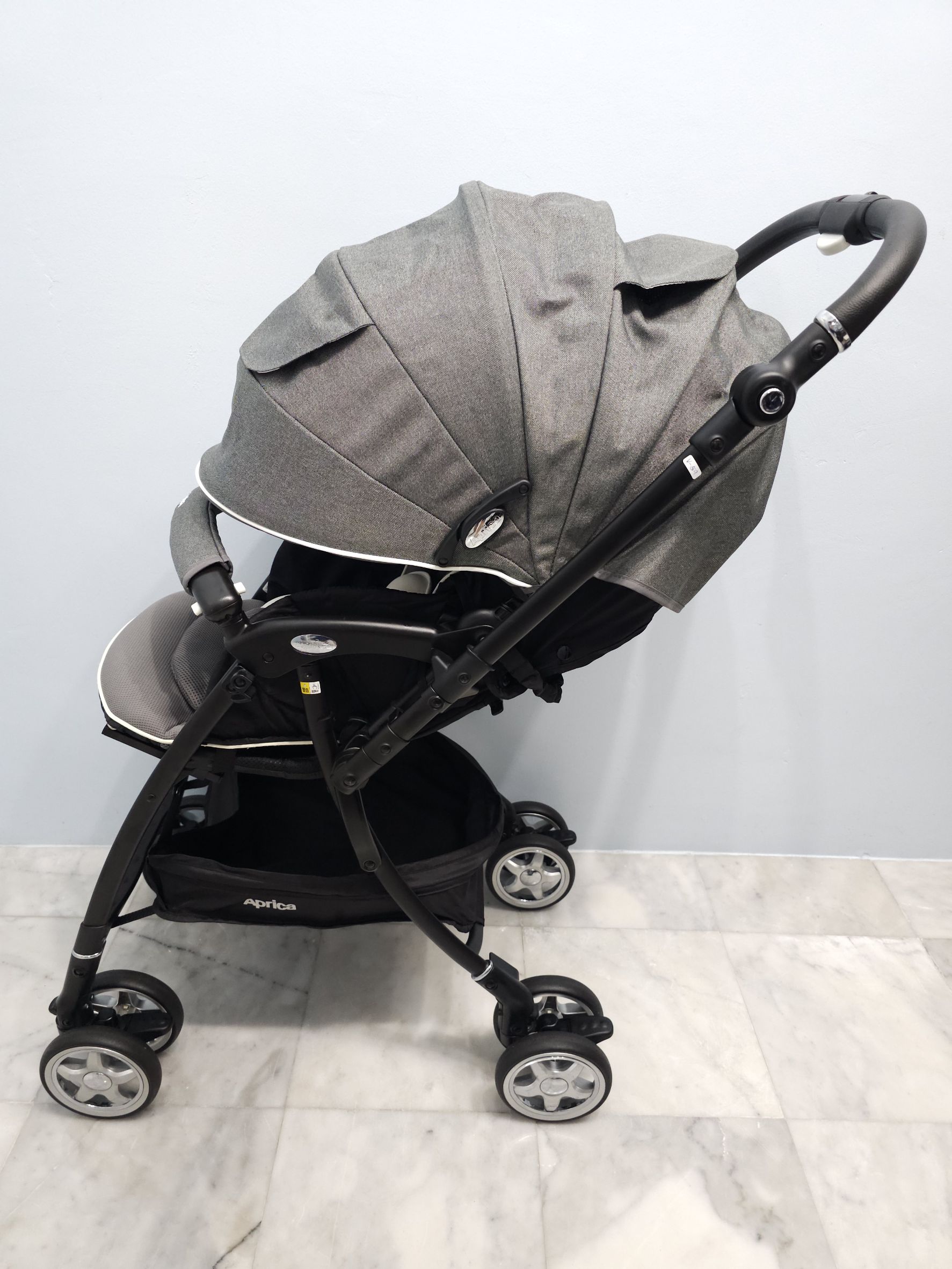 Aprica Luxuna Bitte Cushion รุ่นใหม่ ขายเฉพาะในญี่ปุ่น มือจับหุ้มหนัง นุ่มมือ ทำความสะอาดง่าย