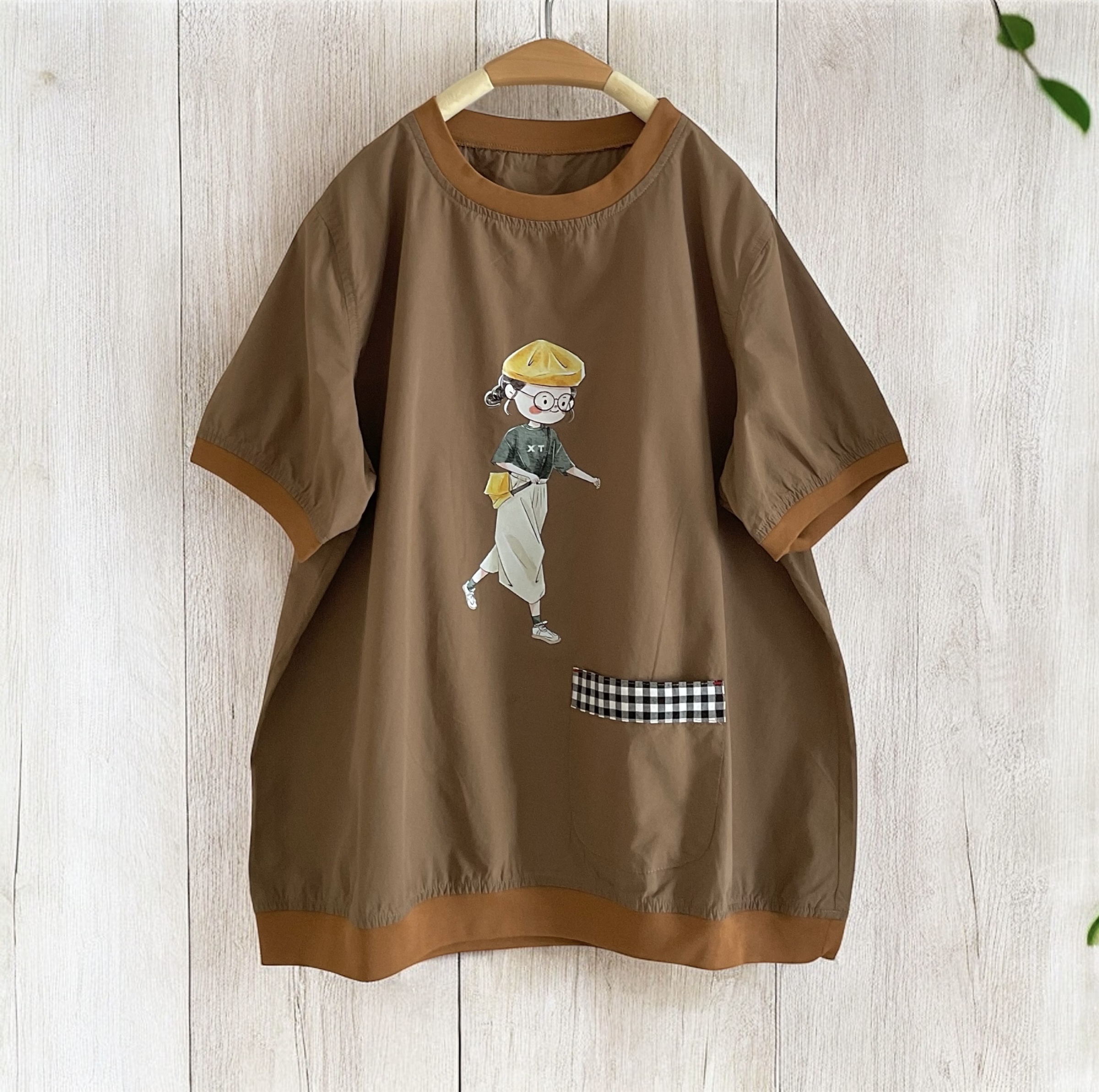 เสื้อผ้าฝ้ายสกรีนลายแต่งกระเป๋า